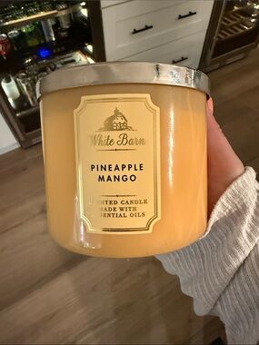 White Barn Pineapple Mango Candle - Orange and Silver